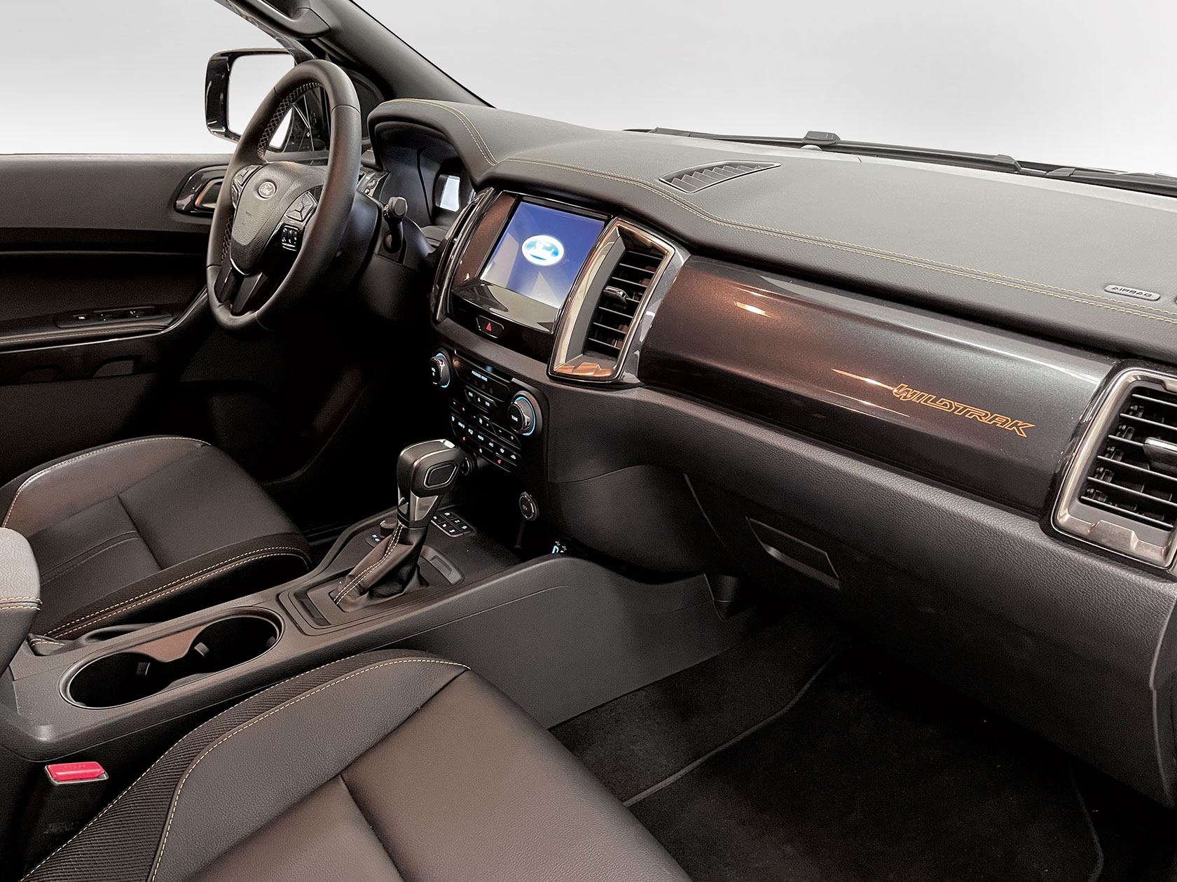 Hochzeitsauto mieten Schorndorf: Ford Ranger Wildtrak Beifahrerseite